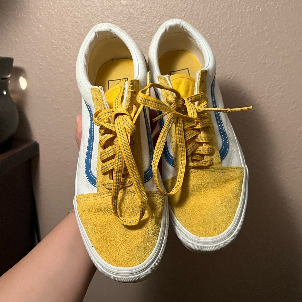Vans - Picture 3 of 7